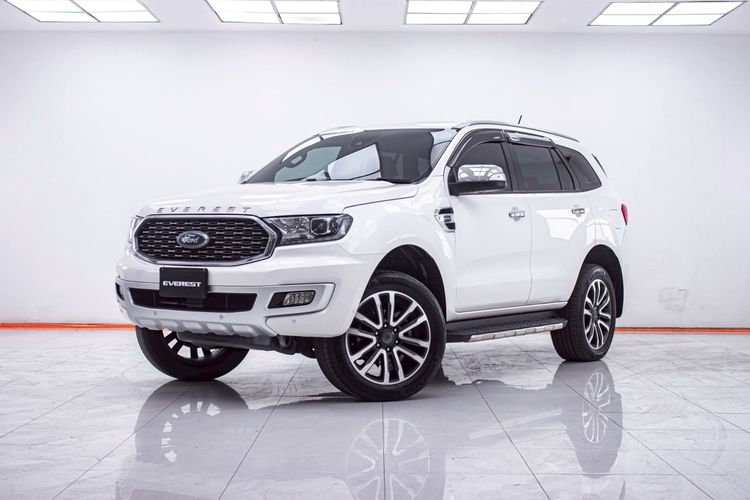 รถ Ford Everest 2.0 Titanium Plus สี ขาว