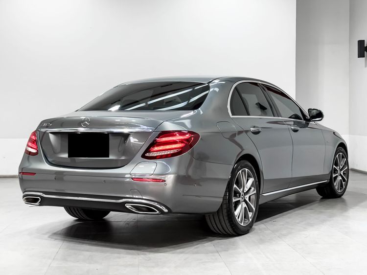 Mercedes-Benz E-Class 2017 E350 Sedan ปลั๊กอินไฮบริด (PHEV) เกียร์อัตโนมัติ เทา รูปที่ 4