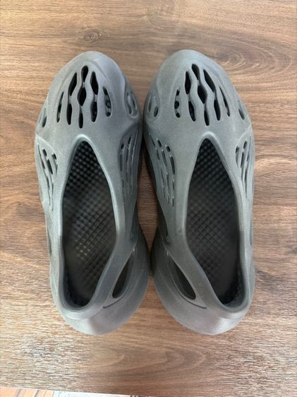  Adidas Yeezy Foam