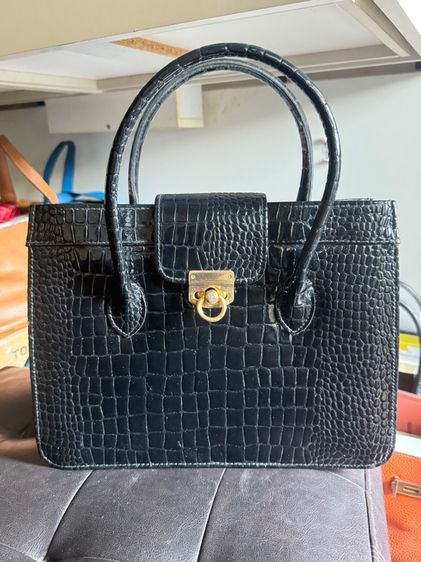 ดำ หนัง PU The handle bag shiny black croc printed size 32