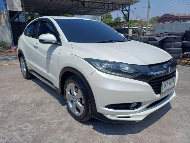 รถ Honda HR-V 1.8 E สี ขาว