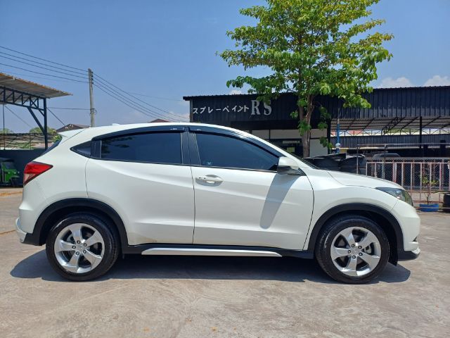 Honda HR-V 2015 1.8 E Utility-car เบนซิน ไม่ติดแก๊ส เกียร์อัตโนมัติ ขาว รูปที่ 2