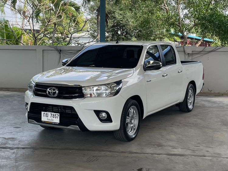 รถ Toyota Hilux Revo 2.4 J Plus สี ขาว