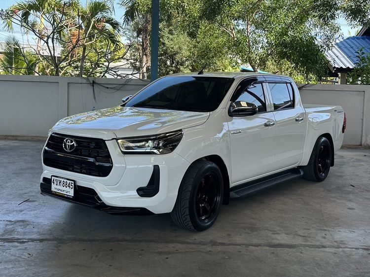 รถ Toyota Hilux Revo Double Cab 2.4 Mid Z Edition สี ขาว