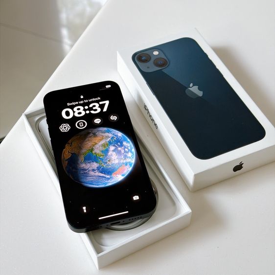 iPhone 13 ความจุ 128 GB สีดำ เครื่องใหม่มากๆ  ไร้ตำหนิ ไร้รอย มือสอง สภาพนางฟ้า