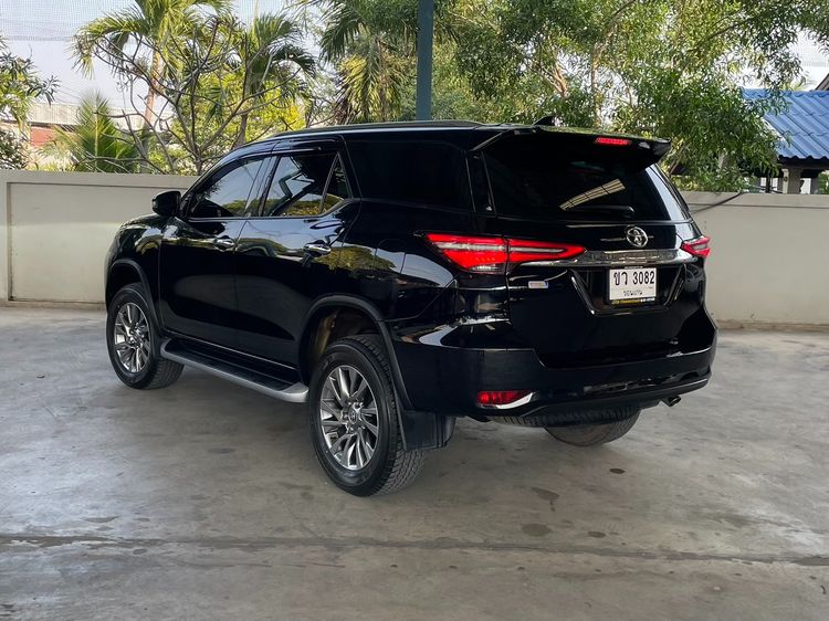 Toyota Fortuner 2021 2.4 G Utility-car ดีเซล ไม่ติดแก๊ส เกียร์อัตโนมัติ ดำ รูปที่ 4