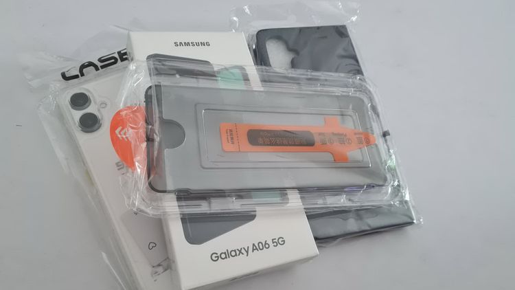 อื่นๆ 64 GB โทรศัพท์ Samsung A06 5 G ใหม่ประกันศูนย์ พร้อมเคสใสและฝาพับ