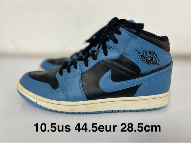 รองเท้า nike