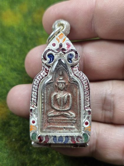 พระเหรียญหลวงพ่อทาวัดพะเนียงแตกเนื้อสีเงินเก่าๆ