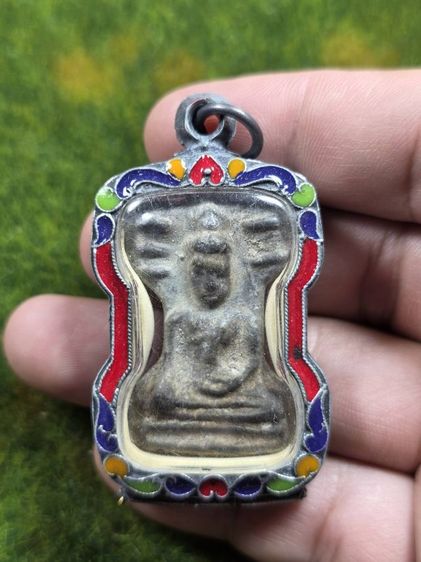 พระมเหศวรเนื้อชินเก่าๆ ใส่ตลับพร้อมใช้