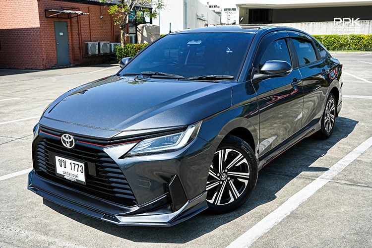 รถ Toyota Yaris ATIV 1.2 Smart สี เทา