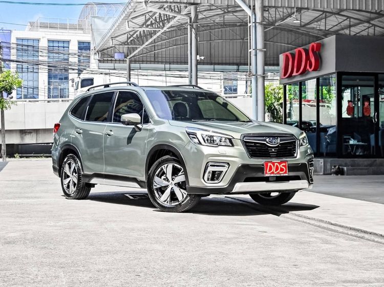 รถ Subaru Forester 2.0 i-S EyeSight สี เขียว