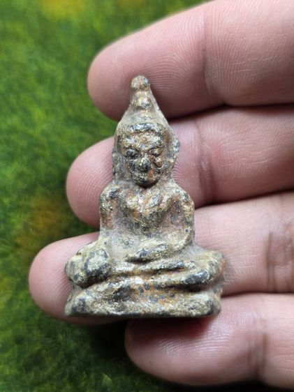 พระท่ากระดานเนื้อชินเก่าๆ