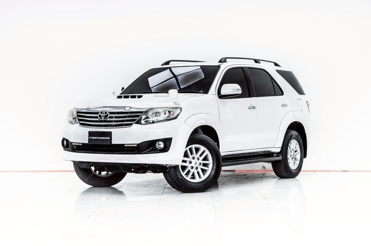 รถ Toyota Fortuner 2.5 G สี ขาว