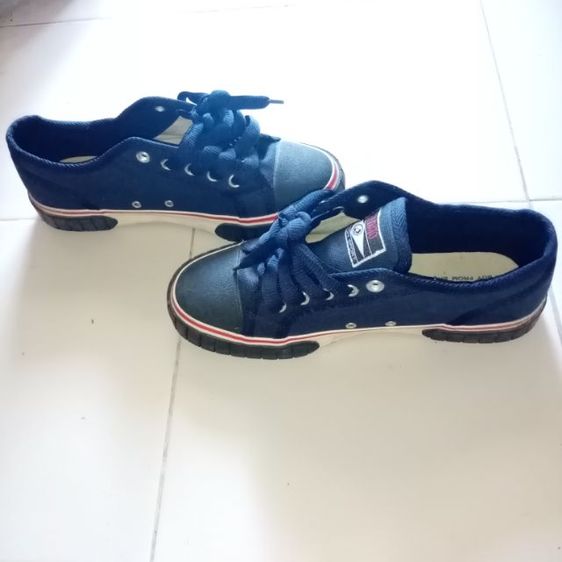 รองเท้าผ้าใบ รูปที่ 3