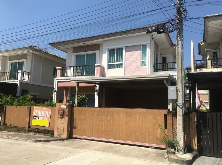 ขายบ้านเดี่ยว 2 ชั้น 38.2 ตารางวา สภาพใหม่ พร้อมอยู่ หมู่บ้านภัสสร ไพรด์ (ศรีนครินทร์-หนามแดง) 