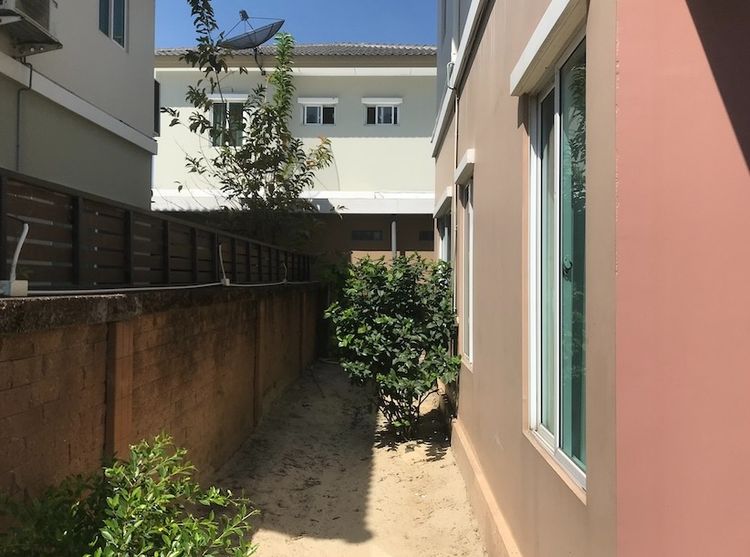 Pruksa มีบางส่วน 2018 ขายบ้านเดี่ยว 2 ชั้น 38.2 ตารางวา สภาพใหม่ พร้อมอยู่ หมู่บ้านภัสสร ไพรด์ (ศรีนครินทร์-หนามแดง)  รูปที่ 3