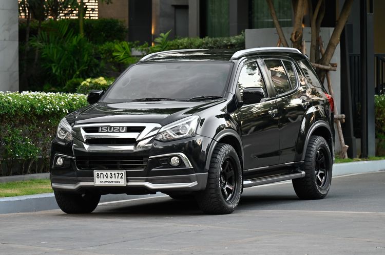 รถ Isuzu MU-X 1.9 สี ดำ