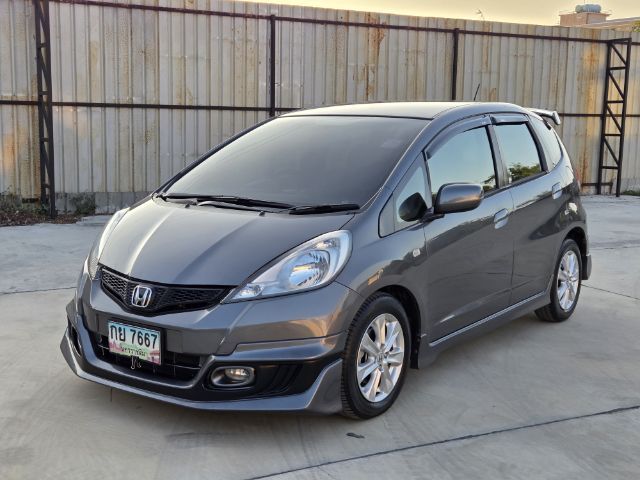 รถ Honda Jazz 1.5 V i-VTEC สี เทา