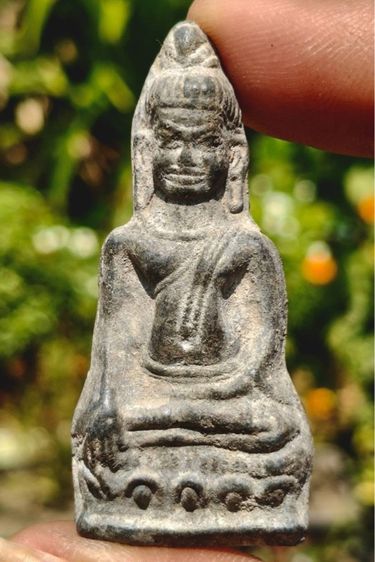 พระหูยาน  กรุเก่า กรุวัดพระศรีรัตนมหาธาตุลพบุรี เนื้อชินเงิน 