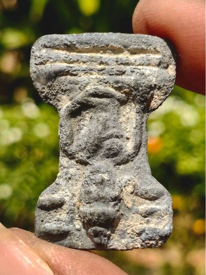 พระมเหศวร พิมนิยม  กรุวัดพระศรีรัตนมหาธาตุ  สุพรรณบุรี เนื้อชินเงินแท้  รูปที่ 5