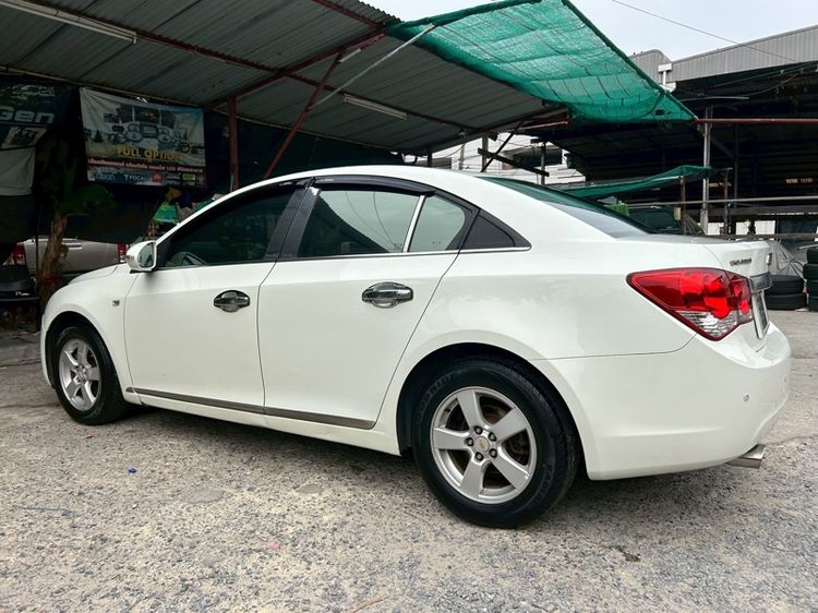 Chevrolet Cruze 2011 1.6 LS Sedan เบนซิน ไม่ติดแก๊ส เกียร์อัตโนมัติ ขาว รูปที่ 4