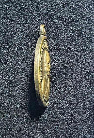 เหรียญหลวงพ่อเงิน วัดดอนยายหอม ปี06 รูปที่ 3