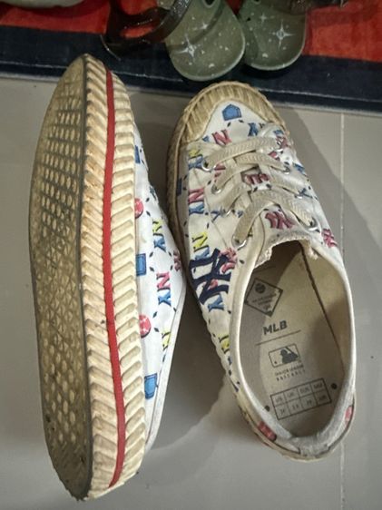 รองเท้า  รูปที่ 2