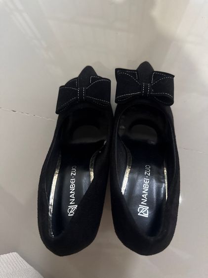 รอบเท้าส้นตึก