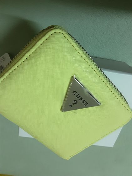 กระเป๋าตังค์ GUESS สีLIME ของใหม่ รูปที่ 3