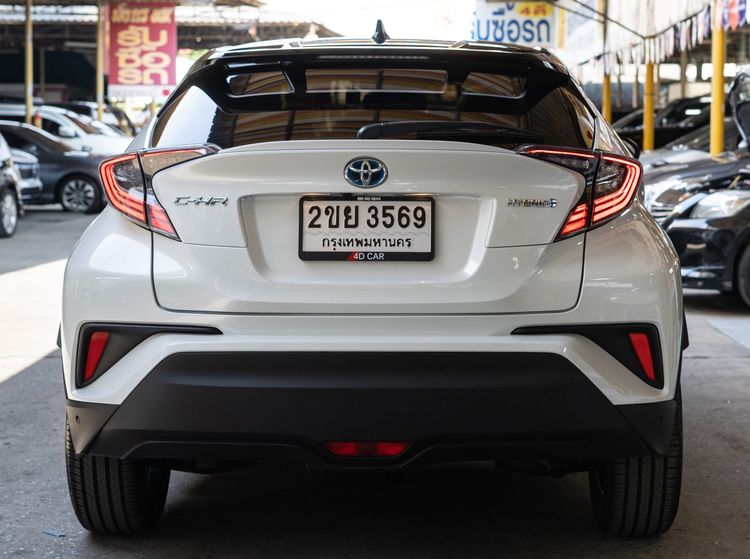 Toyota C-HR 2022 1.8 Hybrid Premium Safety Utility-car ไฮบริด ไม่ติดแก๊ส เกียร์อัตโนมัติ ขาว รูปที่ 4
