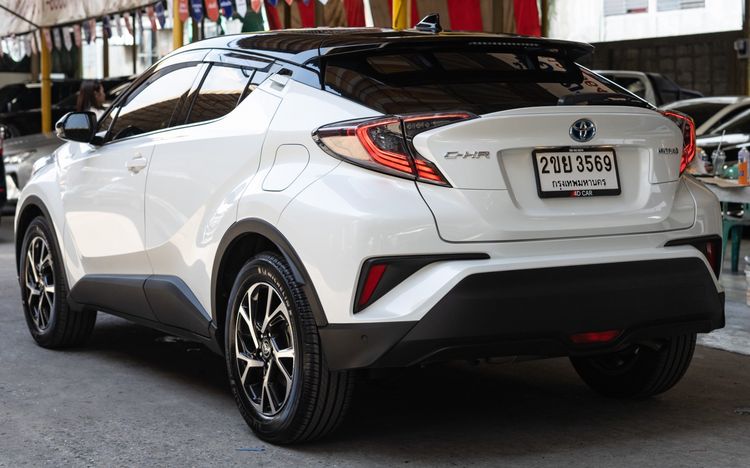 Toyota C-HR 2022 1.8 Hybrid Premium Safety Utility-car ไฮบริด ไม่ติดแก๊ส เกียร์อัตโนมัติ ขาว รูปที่ 3