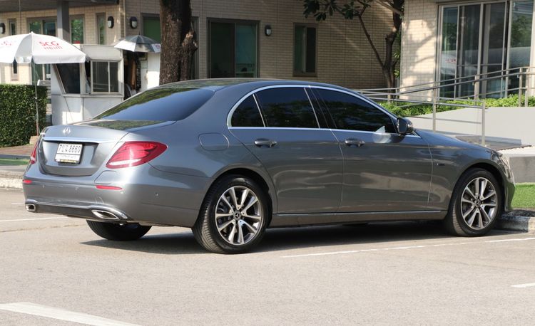 Mercedes-Benz E-Class 2020 2.0 E300e Avantgarde Sedan ปลั๊กอินไฮบริด (PHEV) ไม่ติดแก๊ส เกียร์อัตโนมัติ เทา รูปที่ 4