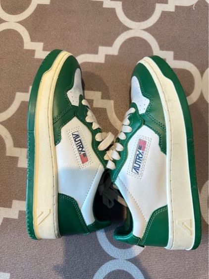 ขาย Resale รองเท้าผ้าใบ Autry มือสอง