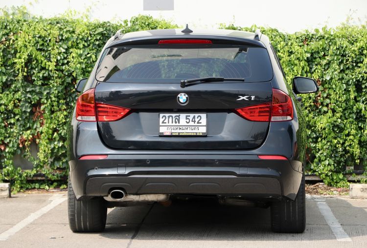 BMW X1 2015 2.0 sDrive18i Sport Utility-car เบนซิน ไม่ติดแก๊ส เกียร์อัตโนมัติ ดำ รูปที่ 4