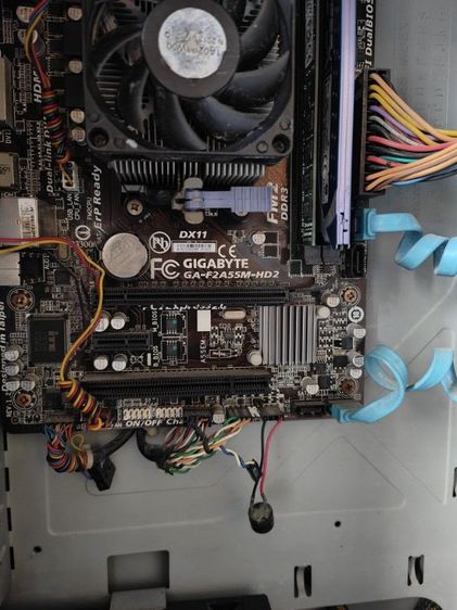 เมนบอร์ดรุ่น Gigabyte GA-F2A55M-HD2
 รูปที่ 2