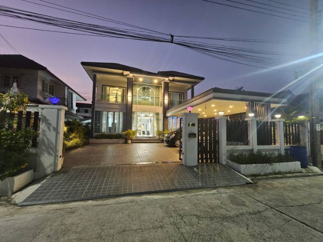 บ้านสวยอลังการ ขายถูก 9.9 ล้าน