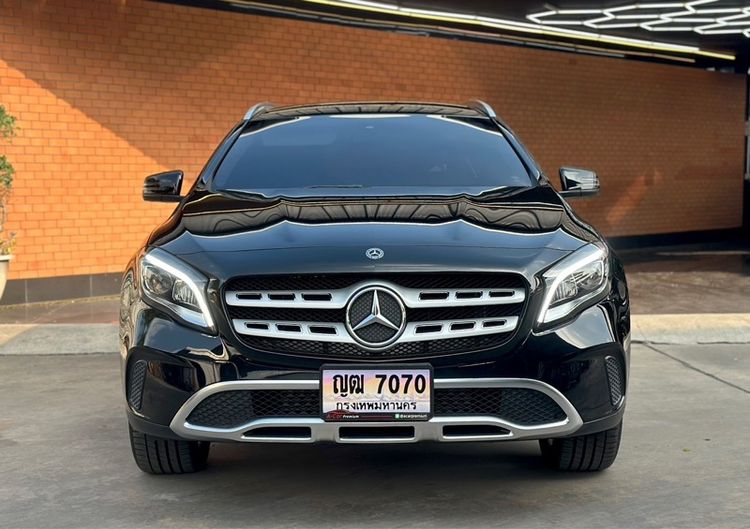 รถ Mercedes-Benz GLA-Class GLA200 สี ดำ