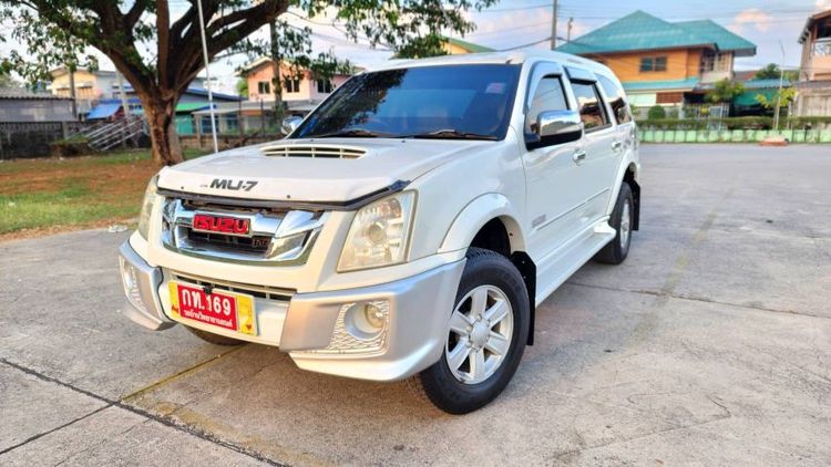 รถ Isuzu MU-7 3.0 Primo Super Platinum สี ขาว