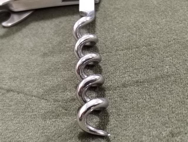 เครื่องมืออเนกประสงค์ 2 ชิ้น ที่ตัดเล็บ กรรไกร ตะไบ มีดใบเล็ก ที่เปิดไวน์ เปิดขวด มีดเล็ก สภาพสวยจากฝรั่งเศส pierre cardin ราคา590บาทรวมส่ง รูปที่ 7