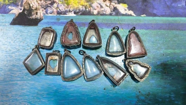 กรอบเงินใส่พระ