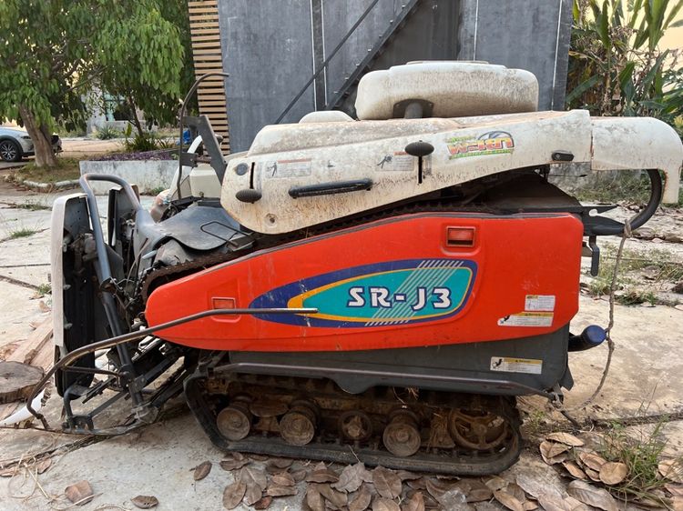 รถเกี่ยวข้าว kubota รูปที่ 4