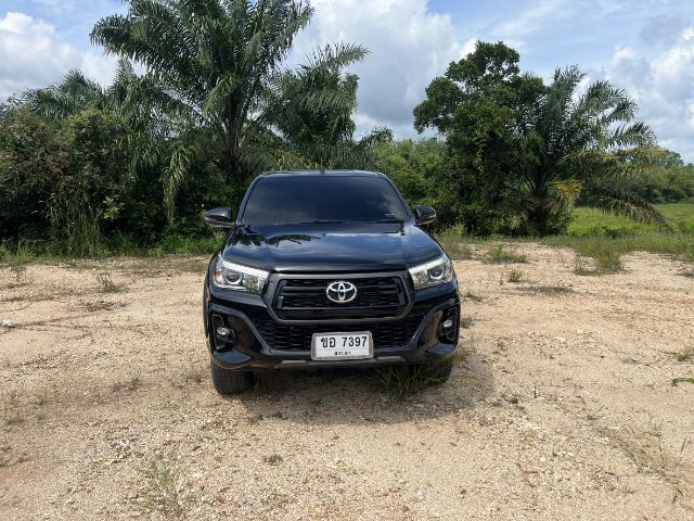 รถ Toyota Hilux Revo 2.8 G Rocco 4WD สี ดำ