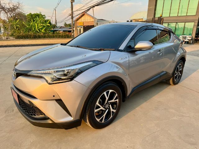 Toyota C-HR 2019 1.8 Hybrid Hi Sedan ไฮบริด ไม่ติดแก๊ส เกียร์อัตโนมัติ บรอนซ์เงิน รูปที่ 3