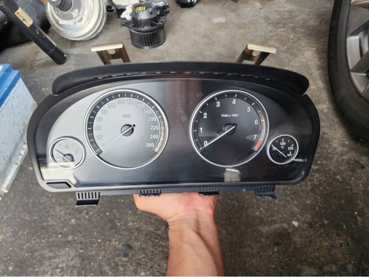 เรือนไมล์ BMW F10 F30 รูปที่ 2