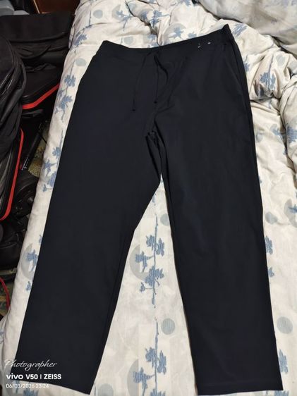 Uniqlo กางเกง ultra stretch active สีกรมท่าออกดำ xl ของใหม่ ซื้อมาสีซ้ำ ขาย 380 บาทรวมส่งครับ