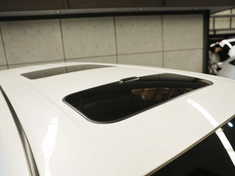 Toyota Vellfire 2019 2.5 Van เบนซิน ไม่ติดแก๊ส เกียร์อัตโนมัติ ขาว รูปที่ 3