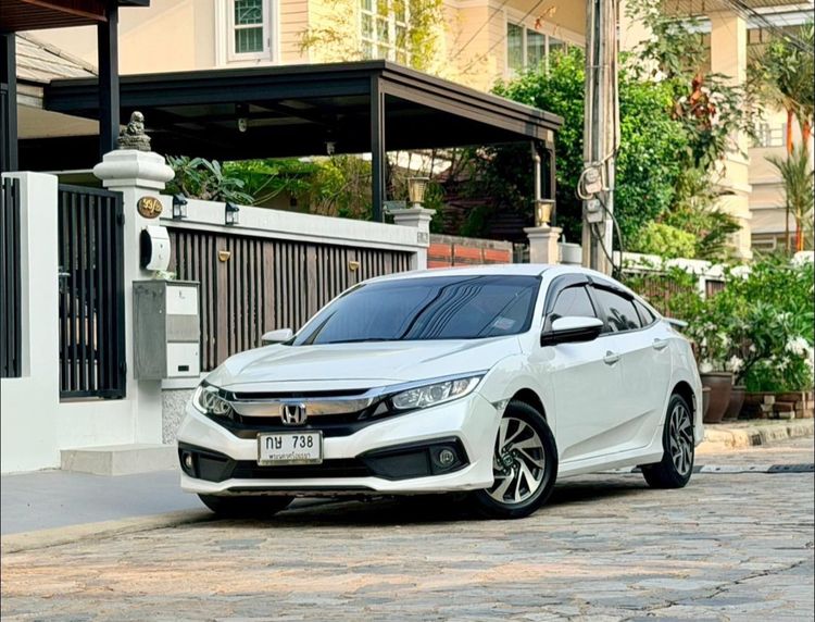 รถ Honda Civic 1.8 E i-VTEC สี ขาว