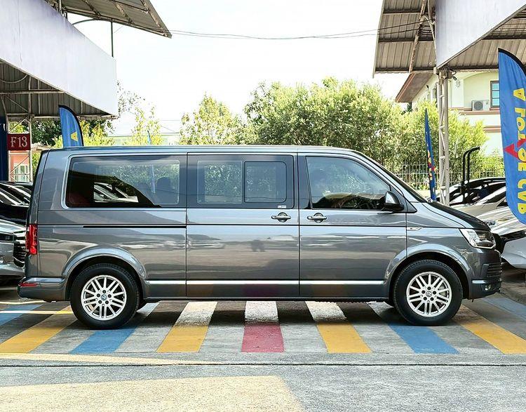 Volkswagen Caravelle 2018 2.0 TDi Comfortline Van ดีเซล ไม่ติดแก๊ส เกียร์อัตโนมัติ เทา รูปที่ 2