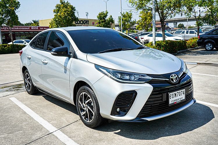 Toyota Yaris ATIV 2022 1.2 Sport Sedan เบนซิน ไม่ติดแก๊ส เกียร์อัตโนมัติ เทา รูปที่ 3